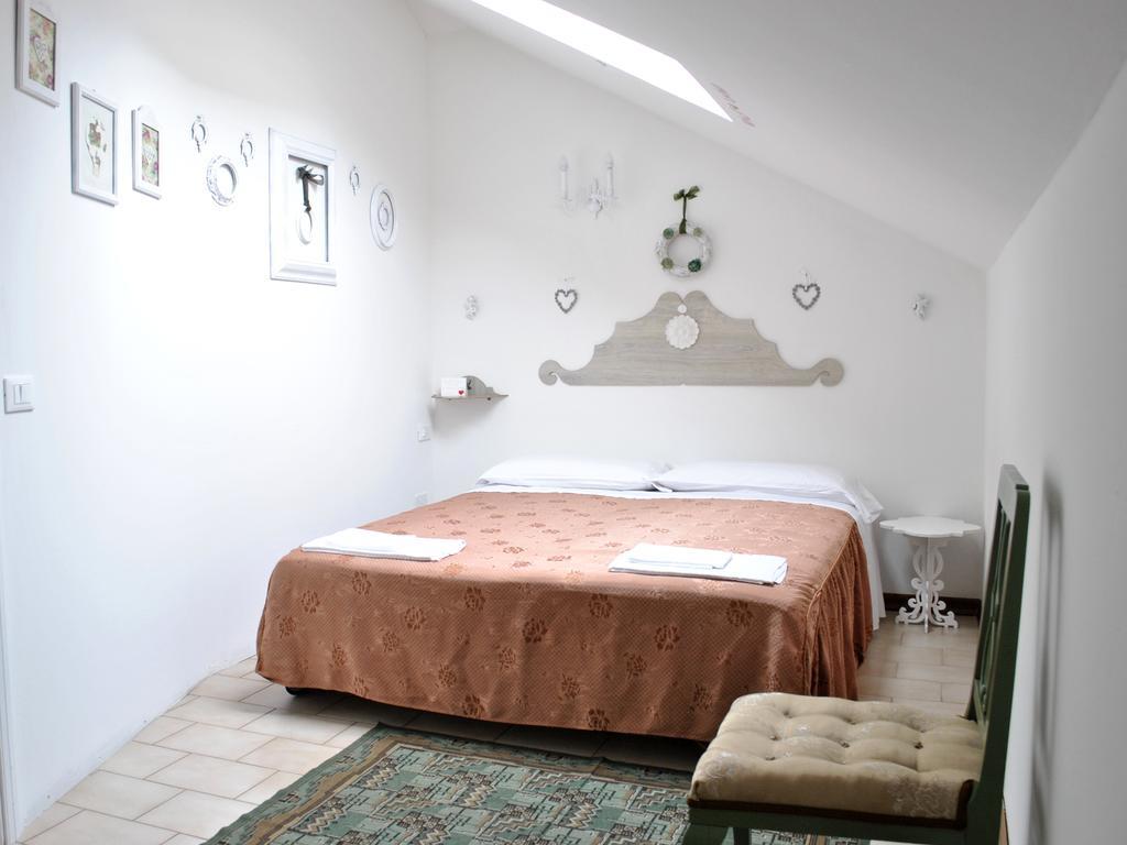 Appartamenti Le Mongolfiere Malè Quarto foto