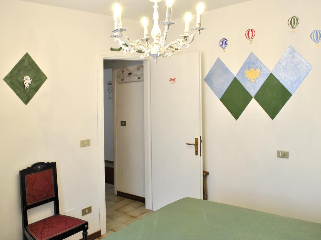 Appartamenti Le Mongolfiere Malè Quarto foto